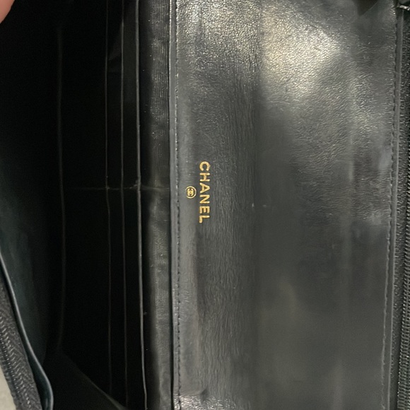 Chanel patent leather wallet with chain - Picture 5 of 16